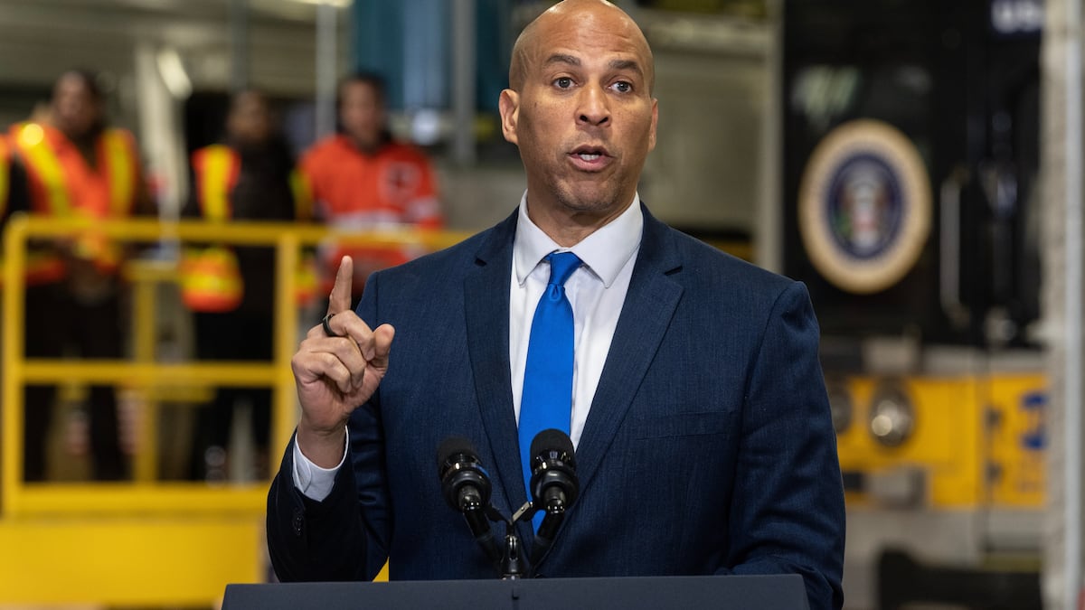 Crypto bill advances in Senate committee despite Demcrats’ Trump, DeFi concerns