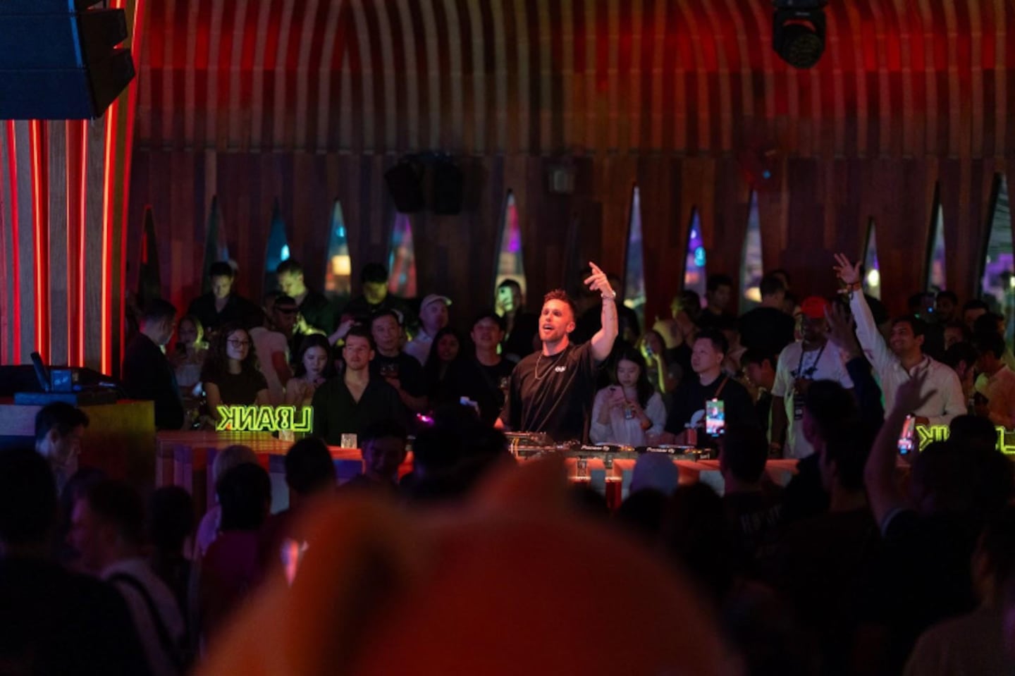 LBank Successfully Hosts 1001 Crypto Nights During TOKEN2049 Dubai , Strengthening Its Global Crypto Cultural Footprint