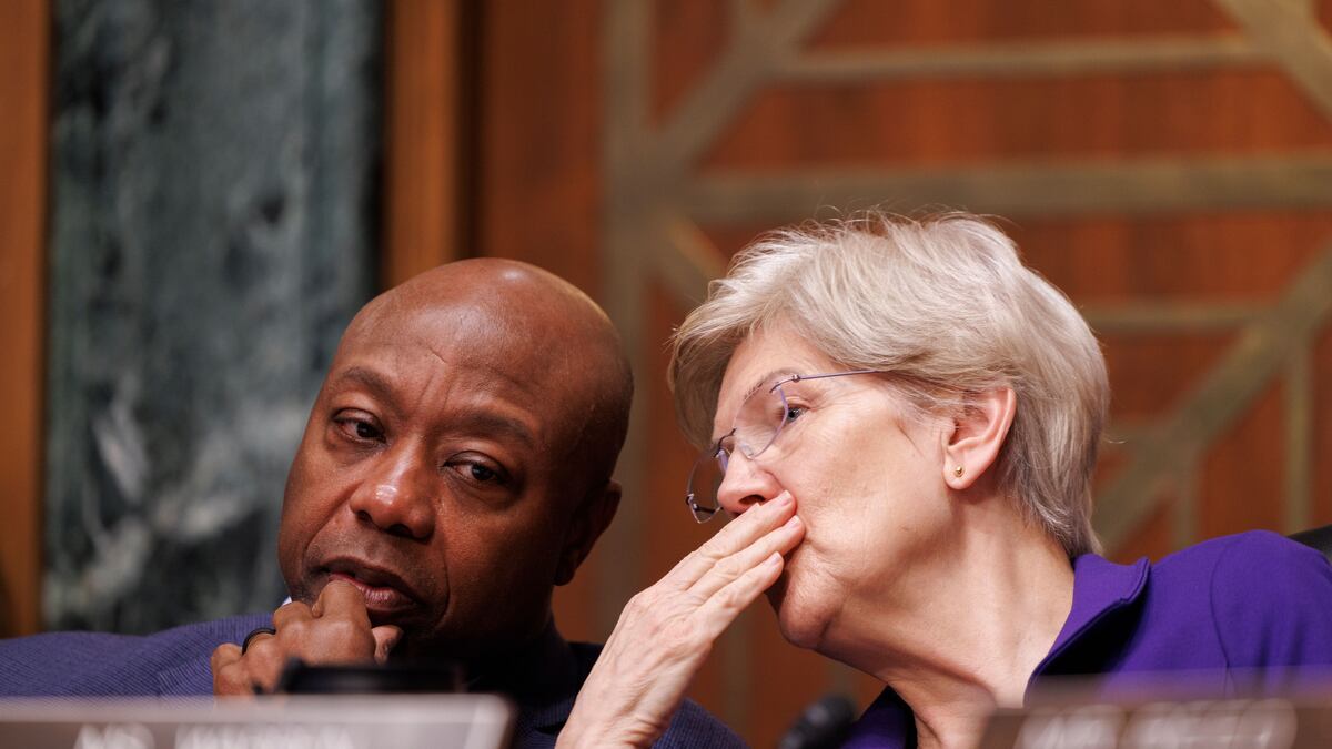 Elizabeth Warren’s takedown of stablecoin bill fails to sway fellow Democrats