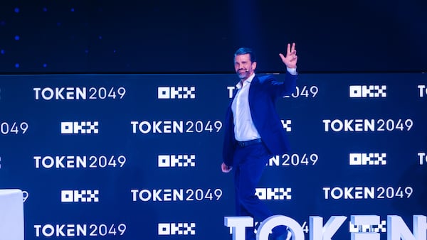 World Liberty Financial spending proposal splits opinions as 80% of tokens remain locked