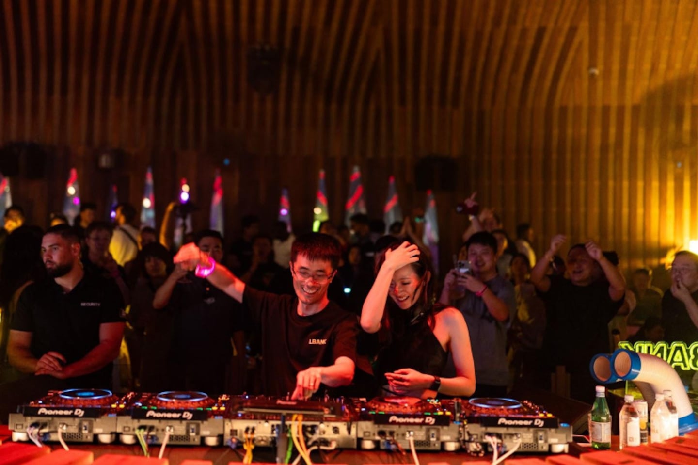 LBank Successfully Hosts 1001 Crypto Nights During TOKEN2049 Dubai , Strengthening Its Global Crypto Cultural Footprint