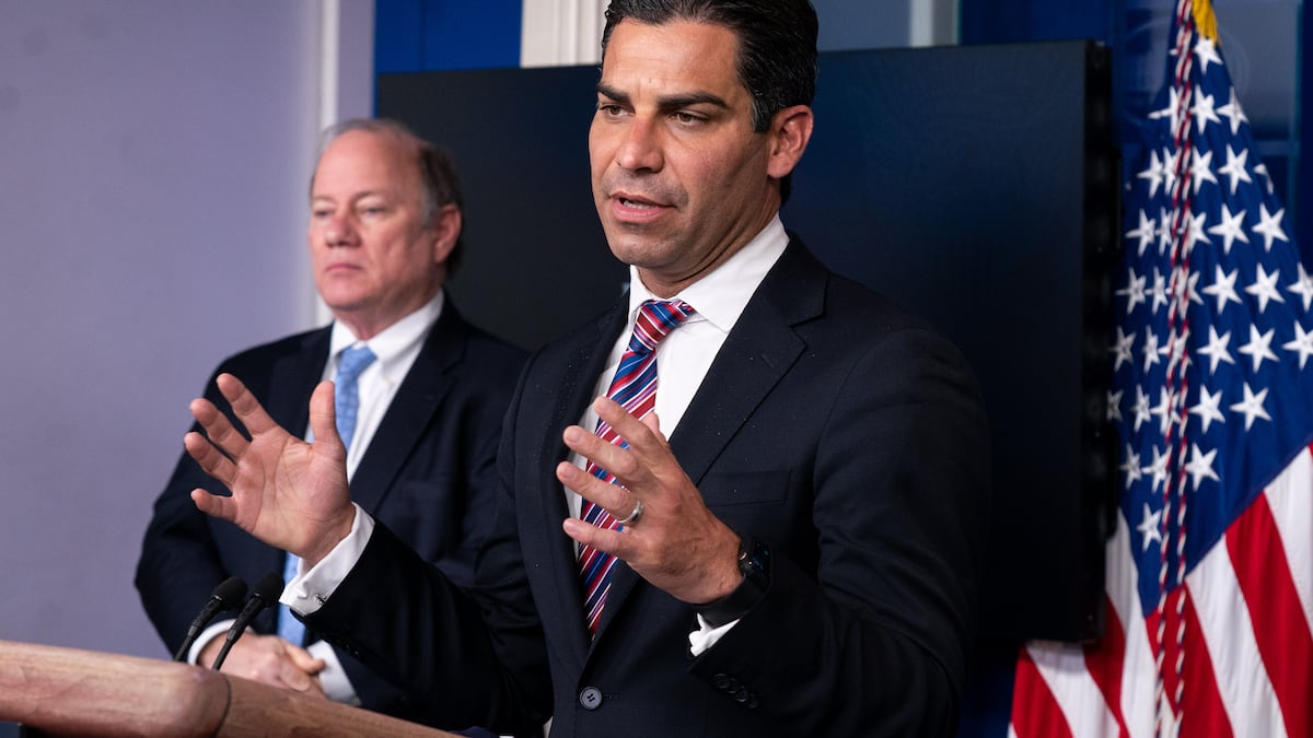 Pro-crypto Miami Mayor joins presidential race, XRP tracks crypto lower on Fed rate signal