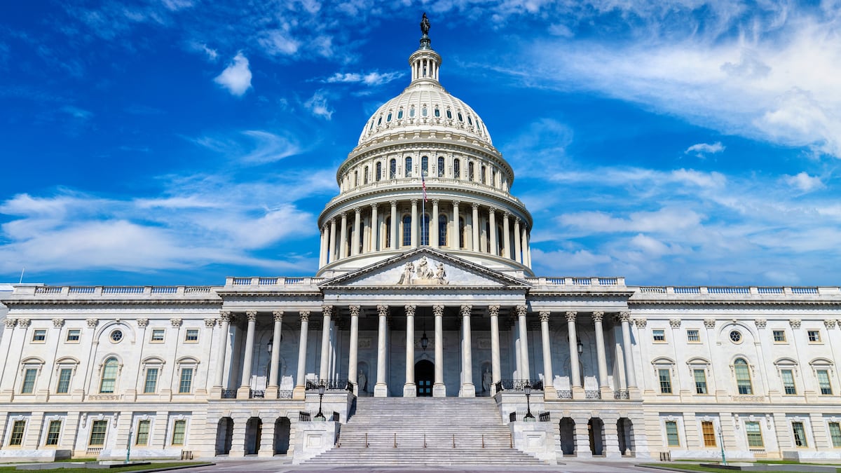 US senators unveil new crypto bill giving CFTC oversight power