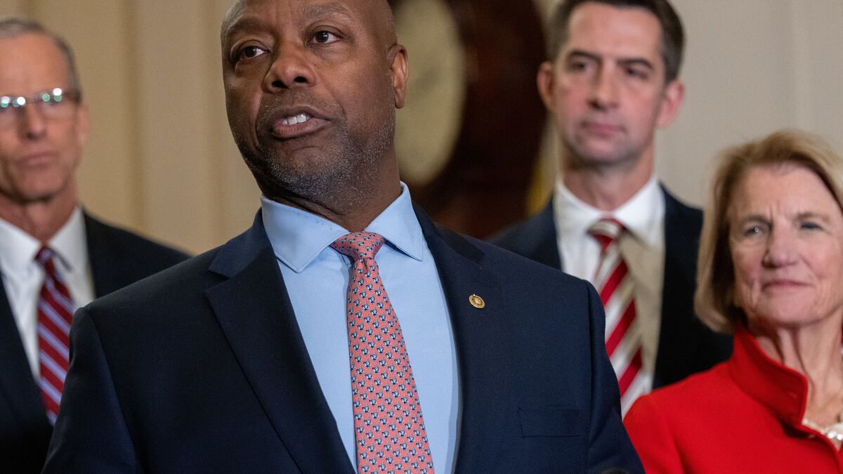 Stablecoin bill advances to full Senate vote with help from Democrats