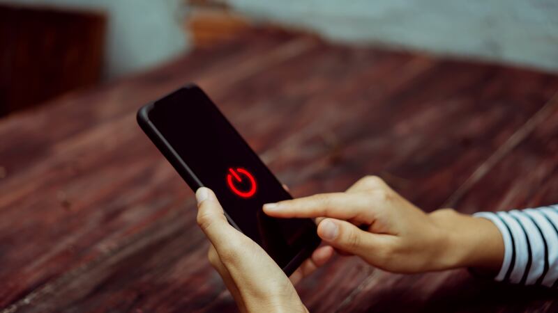 DeFi protocol for trading synthetic stocks shuts down over founder’s health