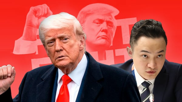 Trump fêtes Justin Sun and other top memecoin holders as protesters decry ‘crypto corruption club’