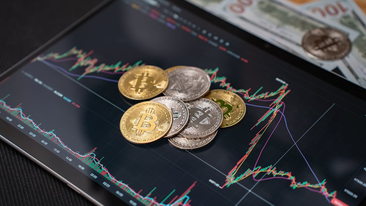 Crypto advocates call for calm after Bitcoin’s ‘volatile’ week ends in modest gains