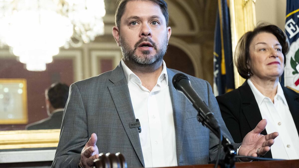 Why stablecoin bill’s stumble shows crypto must woo Democrats